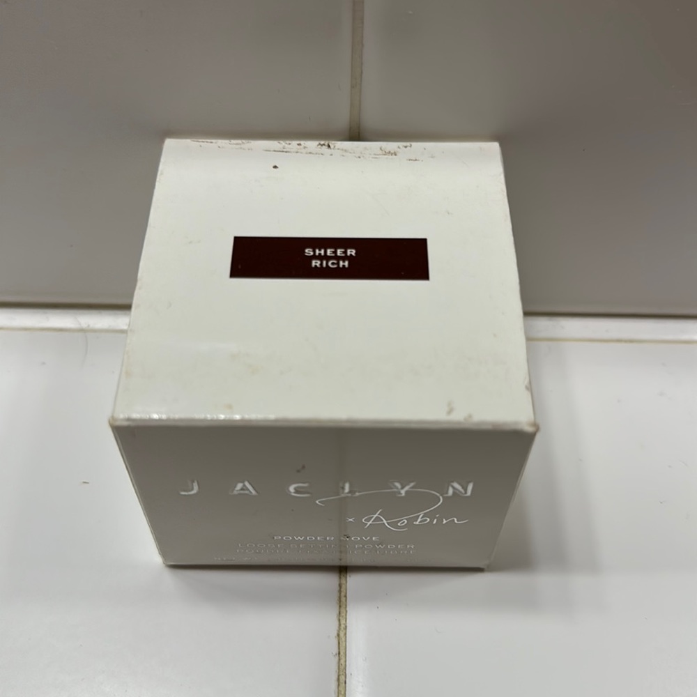 Jaclyn x Robin powder move loose setting powder sheer rich brand new